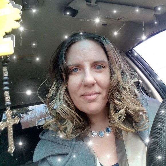 Meet your Posher, Cynthia - Picture 1 of 1